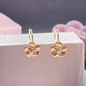 18k Gold Filled Cubic Zirconia Flower French Lock Earrings 🌸✨